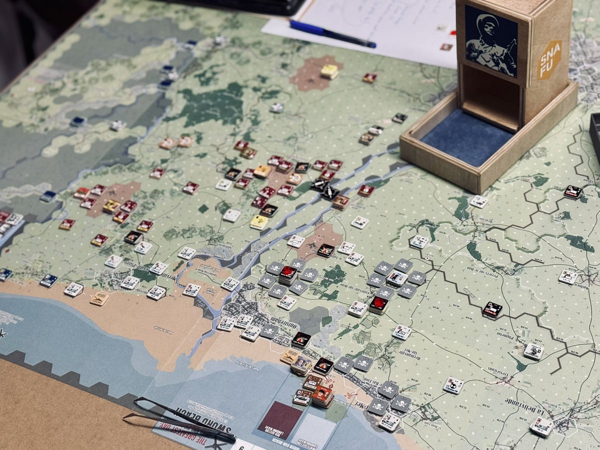 OTHH_works's tweet photo. Desembarcaments complicats. Les defenses alemanyes no donen treva; hem perdut alguns homes per culpa de les metralladores apostades a les platges. No ens aturaran.

@SnafuStore #GTS #wargames https://t.co/bv2K0N7XdY