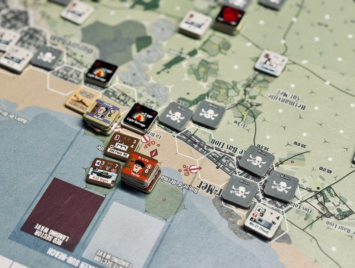 OTHH_works's tweet photo. Desembarcaments complicats. Les defenses alemanyes no donen treva; hem perdut alguns homes per culpa de les metralladores apostades a les platges. No ens aturaran.

@SnafuStore #GTS #wargames https://t.co/bv2K0N7XdY