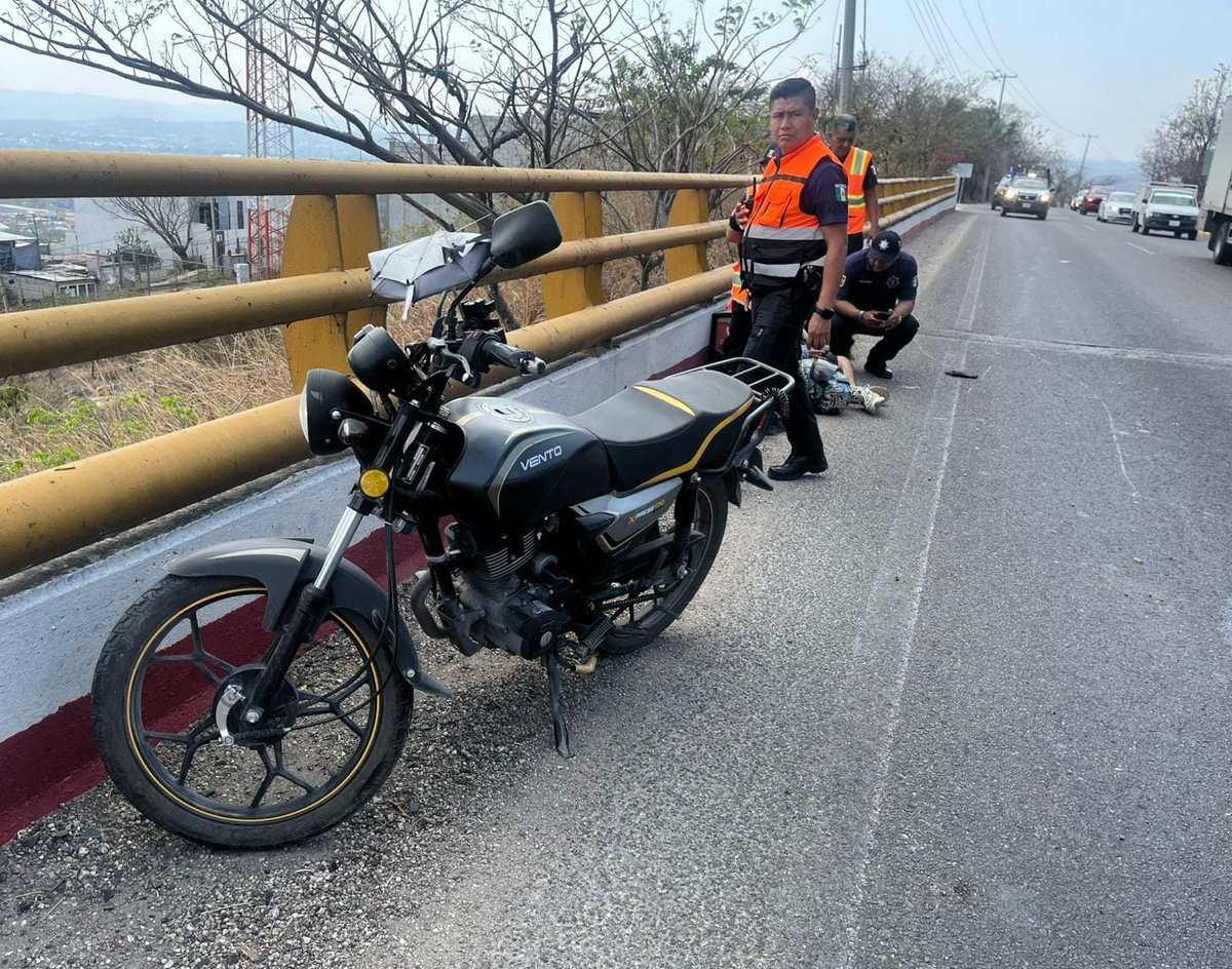 TUXTLA 

Debido a un p3rcance vehicular sobre el Libramiento Norte, en sentido de Poniente a Oriente, a la altura de la colonia Nuevo Edén, la circulación se encuentra lenta. Tome sus precauciones.