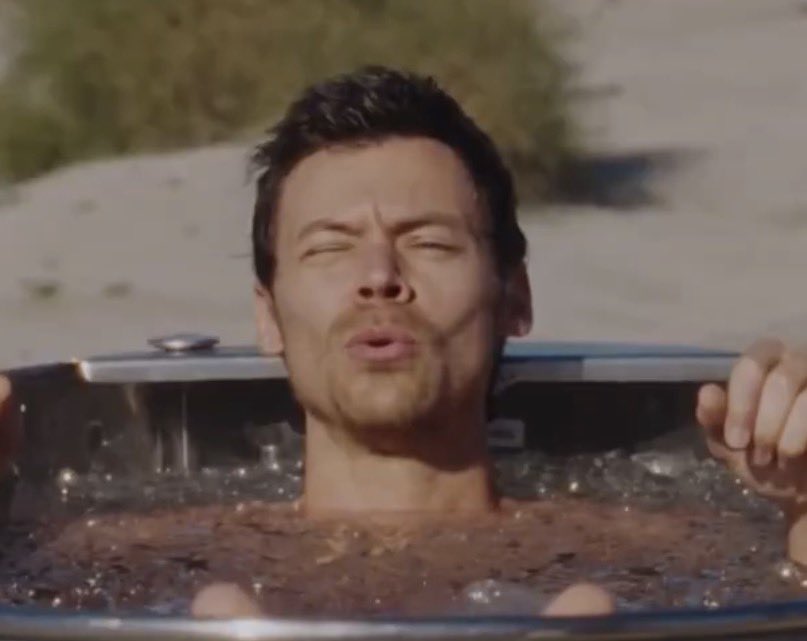 𖤓 han MET louis 𖤓 tweet media