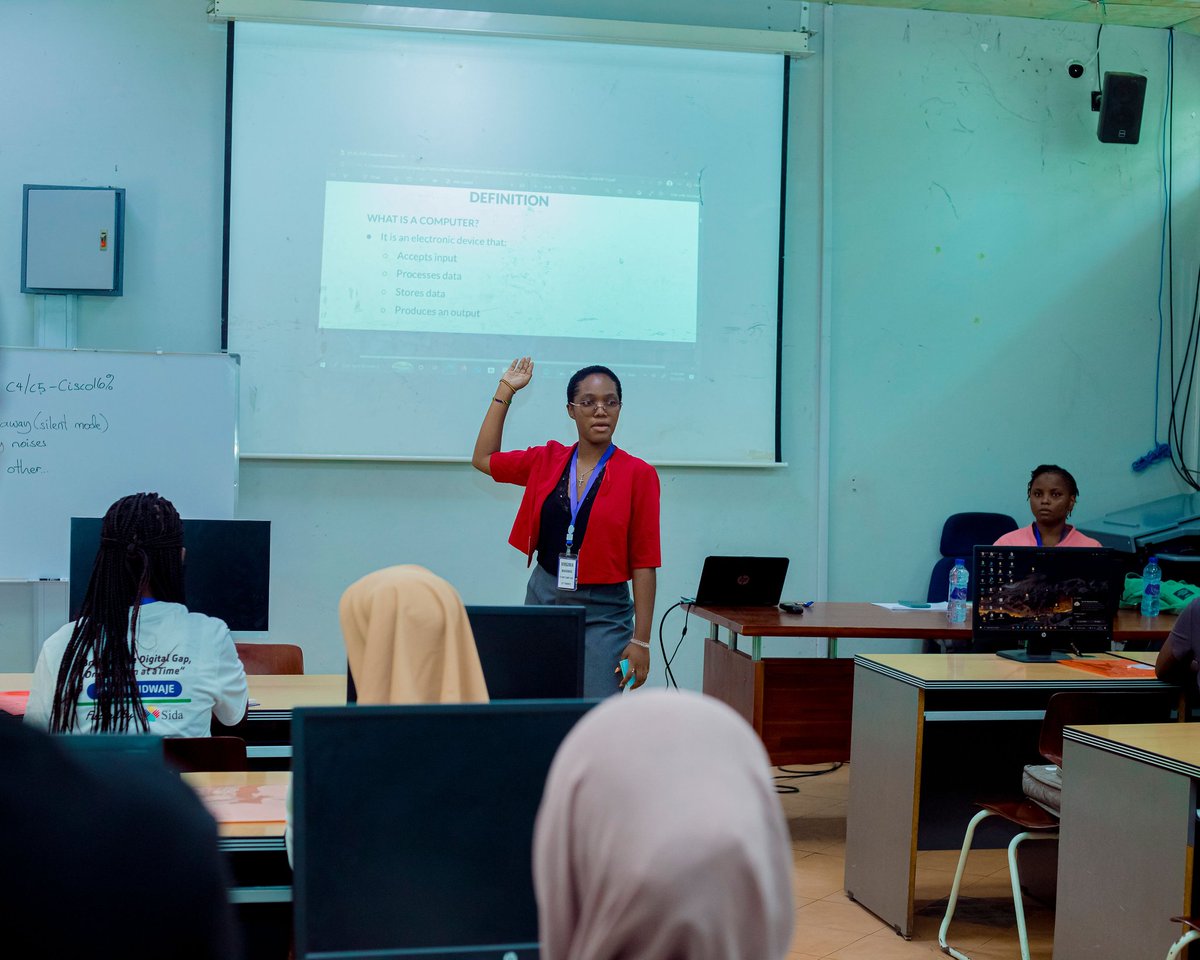 virg_malack's tweet photo. Got an opportunity and the privilege to be a trainer at #TGEEIT Bootcamp 

Day 1: Trained amazing young ladies on computer fundamentals 
Interactive, engaging, and a beautiful learning experience for them and for me too.
Grateful to @helptohelpse for the opportunity 🙏🏽
#TGEE #IT https://t.co/aiNyGV2kXt