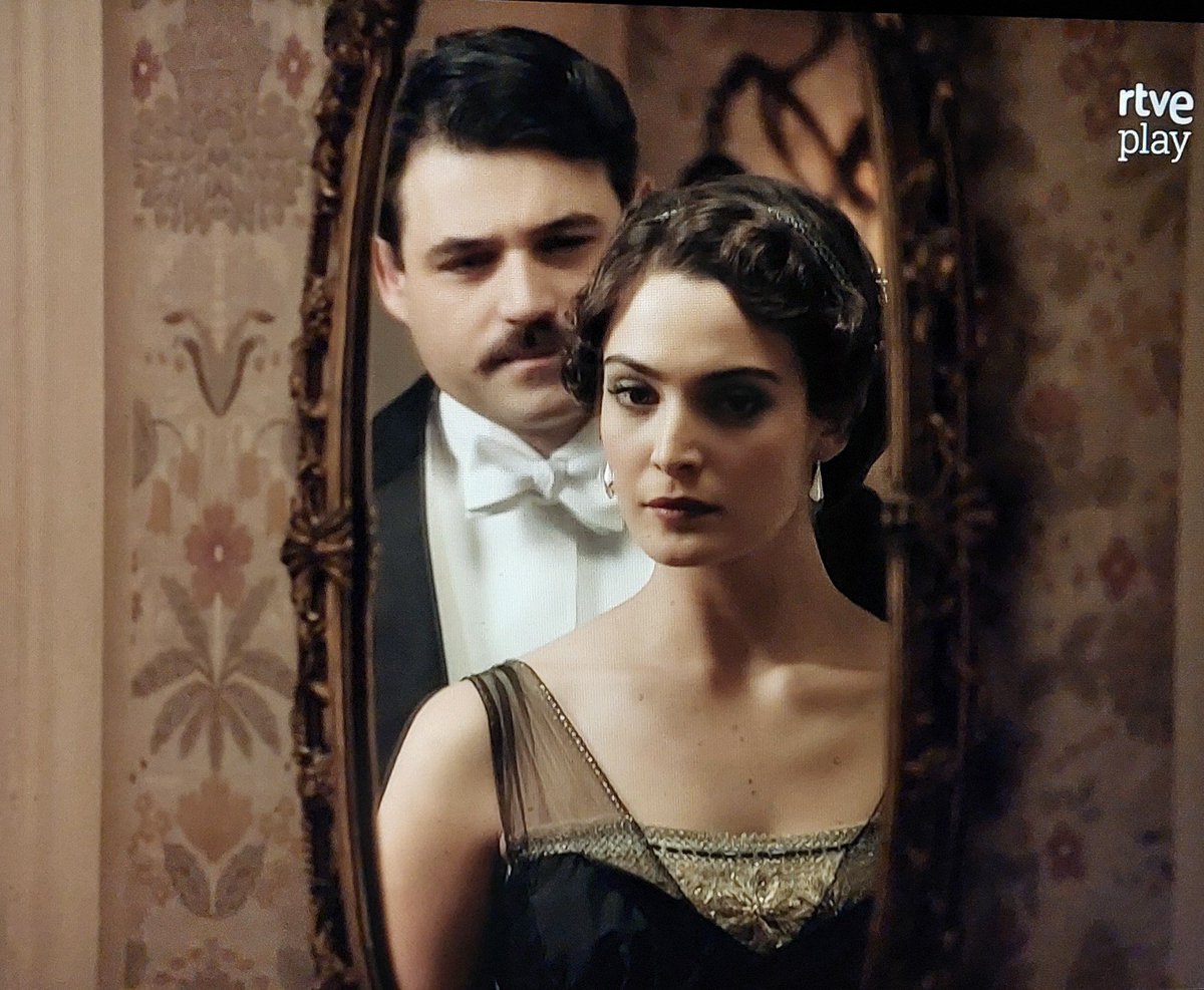 WildlingKissedByFire tweet media