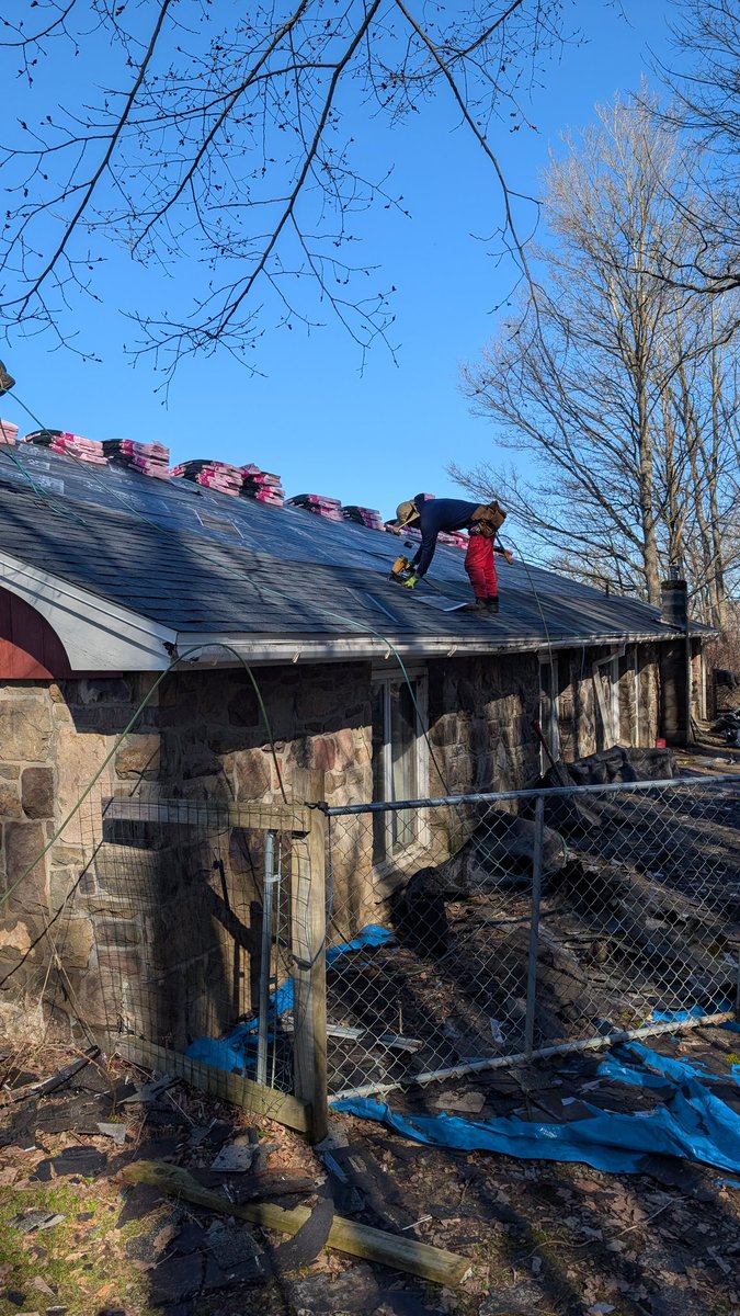 Impact1335's tweet photo. #297 Deborah Strauss of Norwich NY got a new roof today. https://t.co/QHV0A4XhtJ