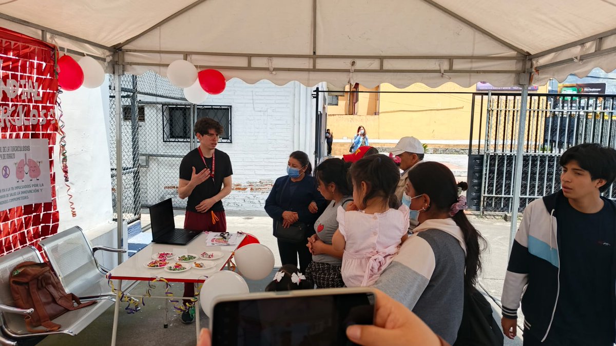 IESSPichincha's tweet photo. #IESSteCuida | En el Hospital del Día Chimbacalle trabajamos con un propósito claro: cuidar de la salud de todos nuestros afiliados.✅

Hoy, en el Día Mundial de la #Tuberculosis (TB) desarrollamos actividades bajo el lema: poner fin a la TB fortaleciendo la atención primaria, apostando por la innovación y caminando junto a una comunidad comprometida con su bienestar.🫂
 
✅Compartimos cuidados preventivos e información útil para identificar signos de alarma.🚨