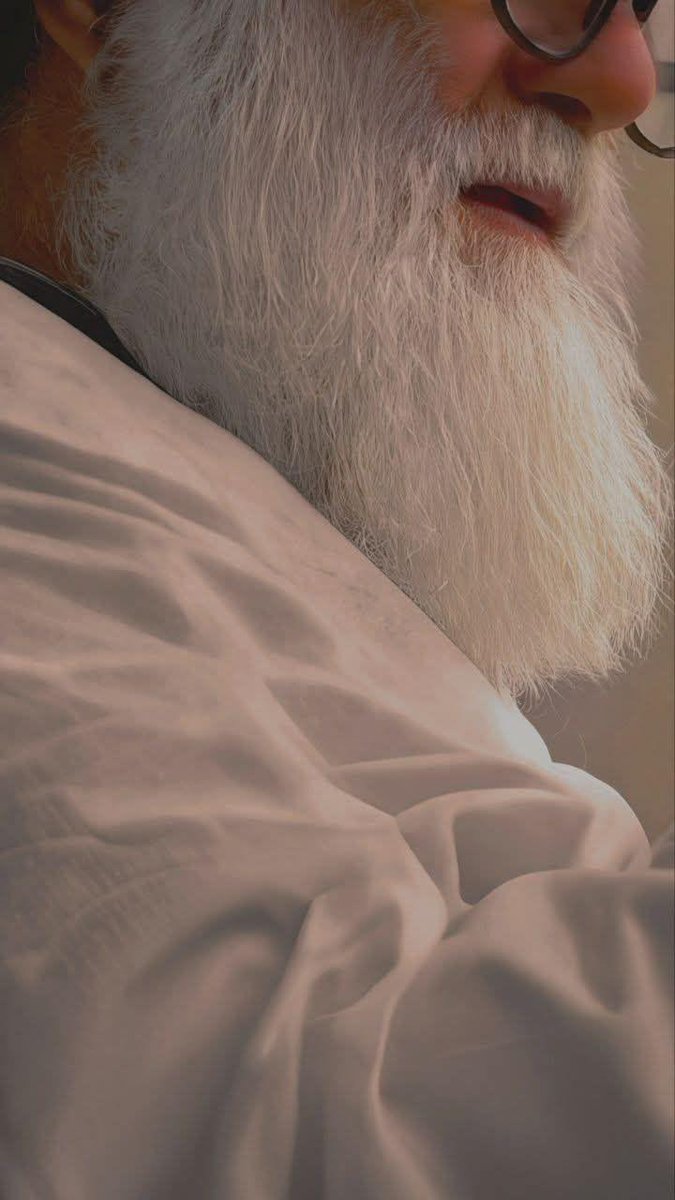 ملكة على عرش والدي tweet media