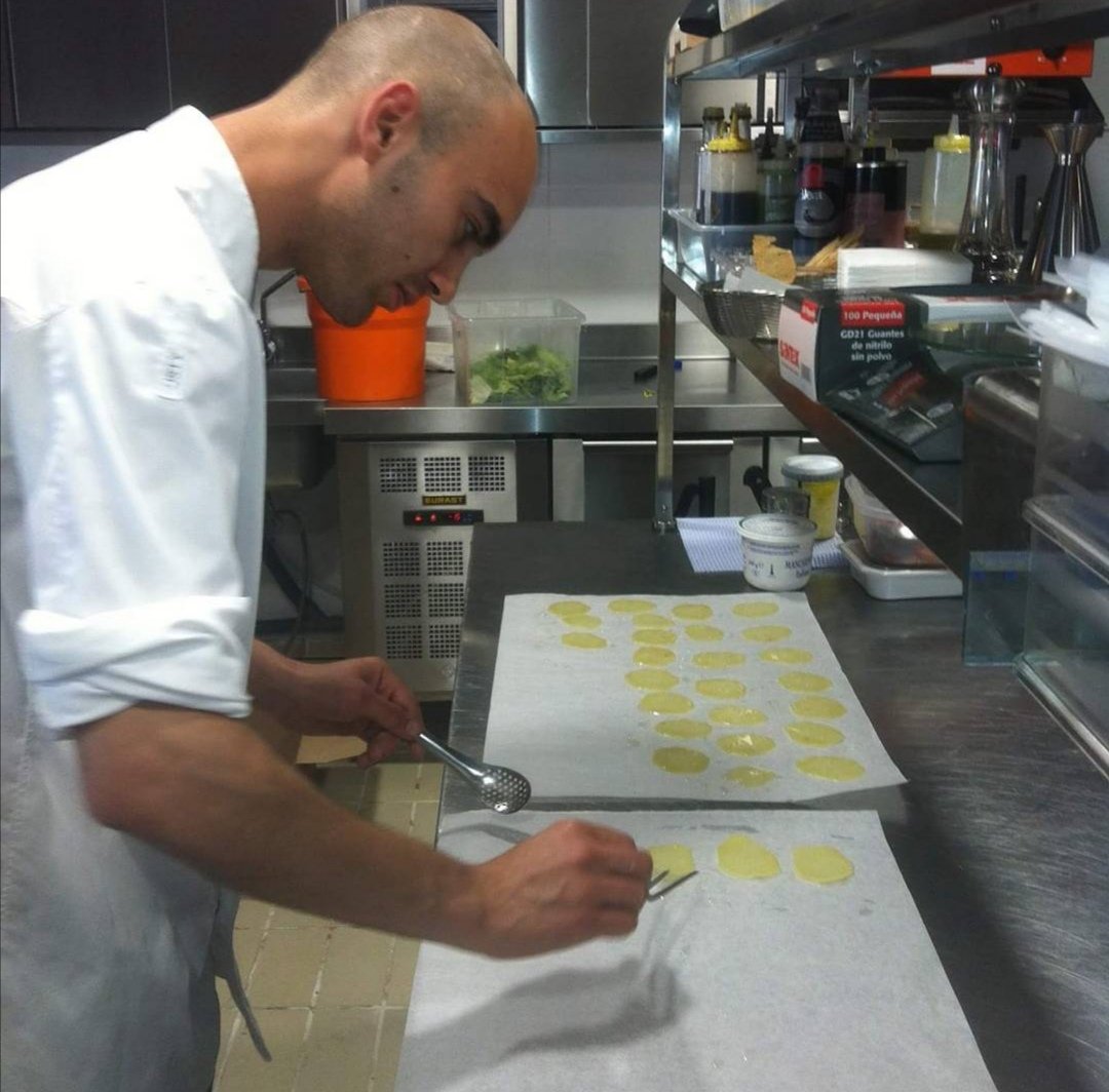 FerranChef's tweet image. A alguien le gustan las patatas de Olot?
Rellenas de carne y rebozadas 😋
Cooking in progress 🧑‍🍳
#chef #privatechef #martes