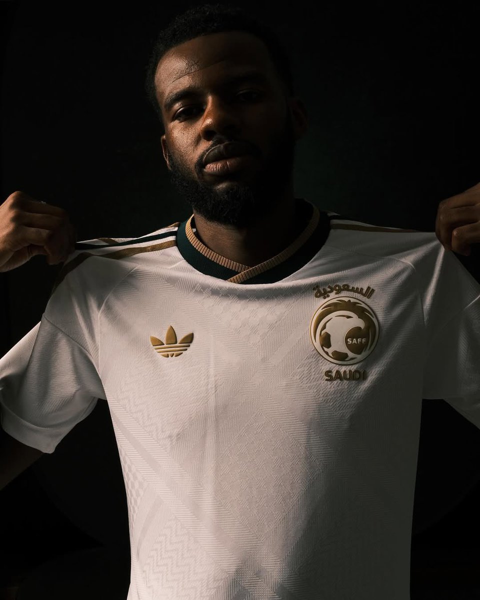 المدرج الأزرق tweet media