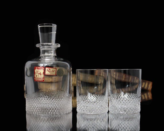 ArmoireAncienne's tweet image. Small Decanter and Shot Glasses Set, Cut Crystal - RÜCKL by ArmoireAncienne dlvr.it/TRgpkC #Decanter #VintageGlassware #CrystalDecanter #HandmadeCzech #HomeBar