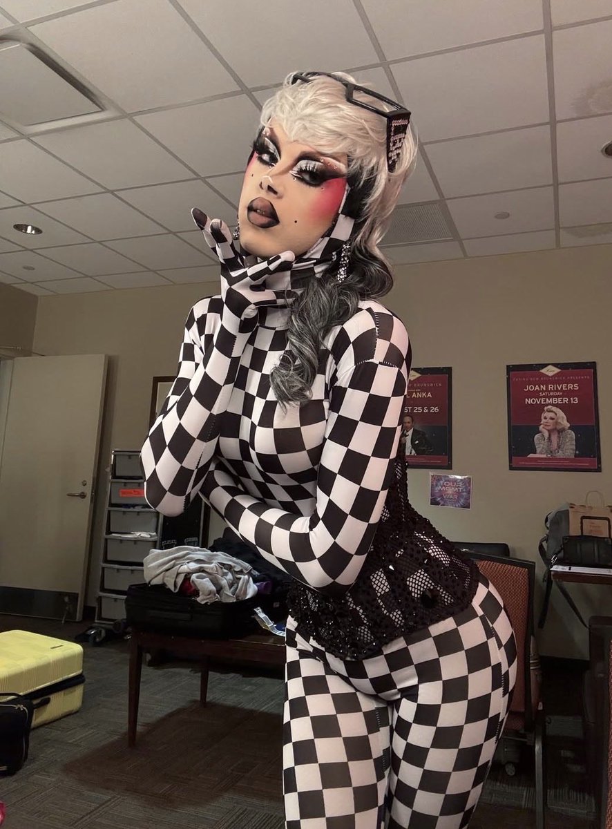 no-elllllllle #teamlydia #teamDARLENE tweet media