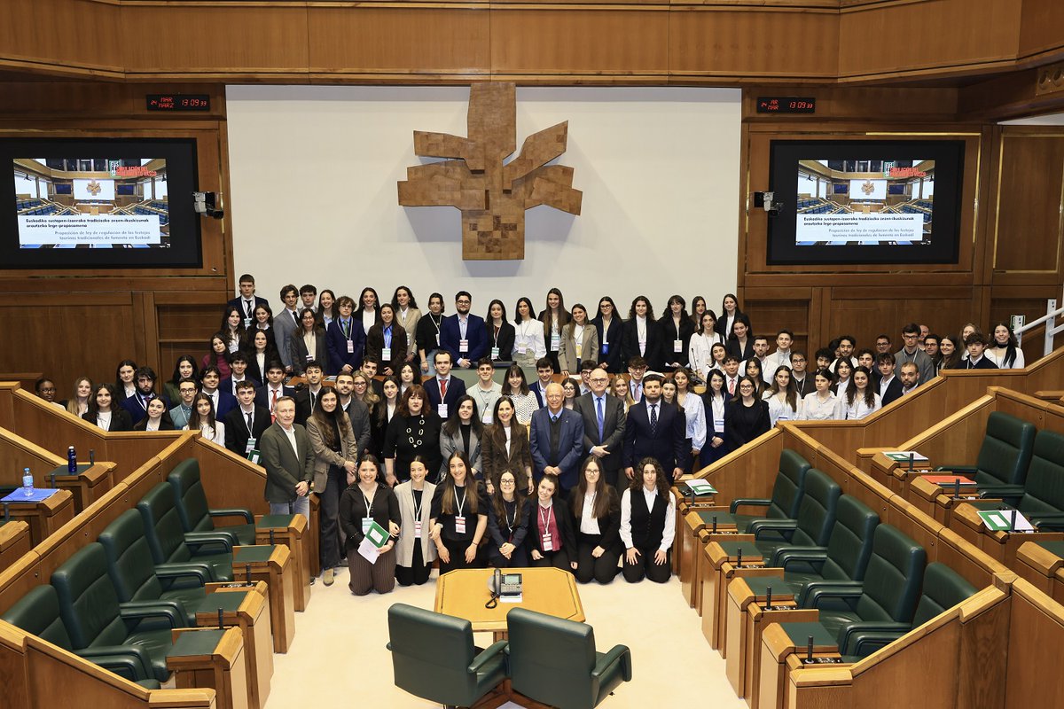 Eusko Legebiltzarra tweet media