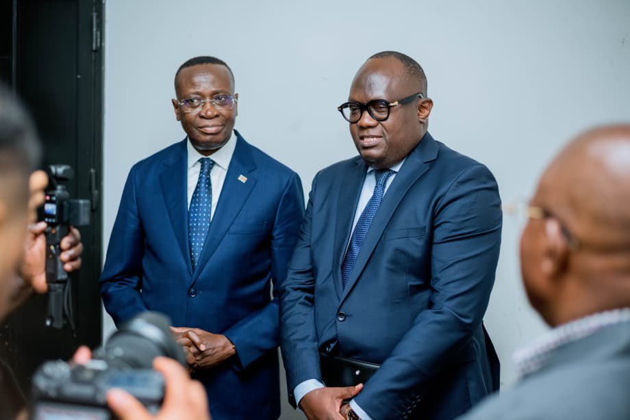 Guymafuta's tweet photo. #RDC @AssembleeNatRDC : Audition ce jour du VPM @DMukokoSamba sur le gestion de la hausse du prix des produits pétroliers à la suite de la crise militaire au moyen orient. 

Le Gouvernement rassure qu’il n’y aura pas de rupture de stock et la stabilité du prix à la pompe demeurant prioritaire. 

Dans le cadre d’une vision stratégique, il est procédé à la mise en place d’un plan de contingence pour juguler la crise avec des mesures appropriées. 
 
Le commission attend suivre de près cette situation.