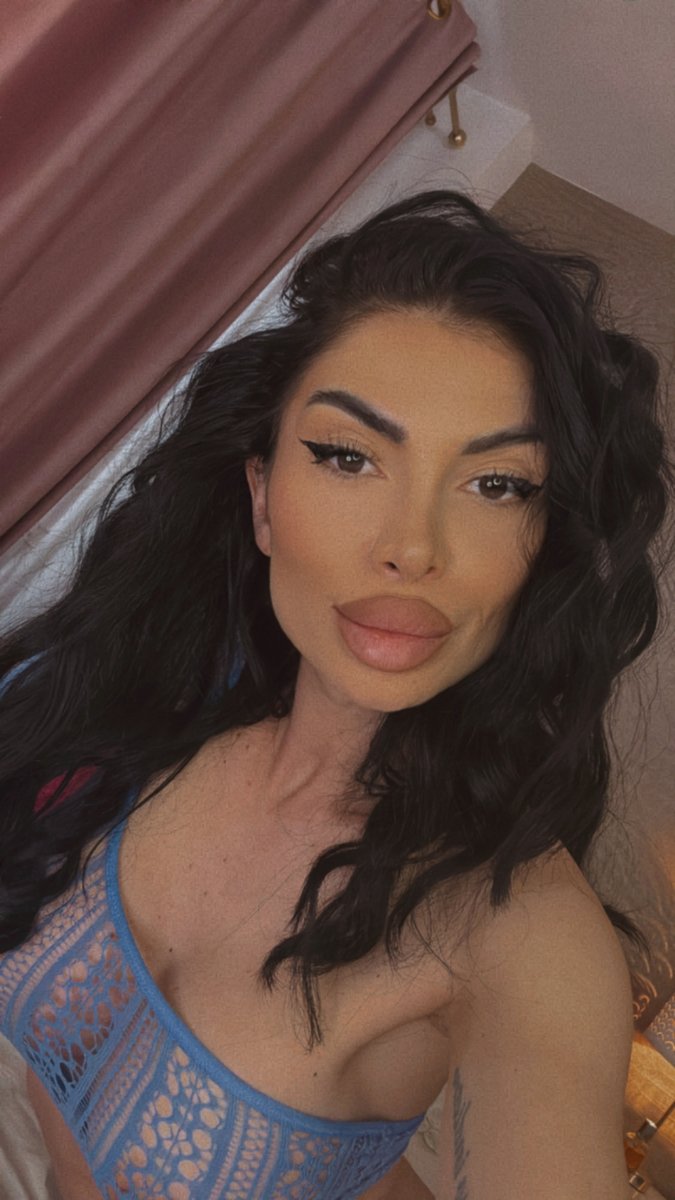 What we love most about @metishacaprice_ is how her genuine personality turns even the most polished close-up into something warm and approachable.😍
Get to know the real Metisha on her official page: friendsbio.com/metishacaprice
For exclusive content: t.me/Friendsbio_bot