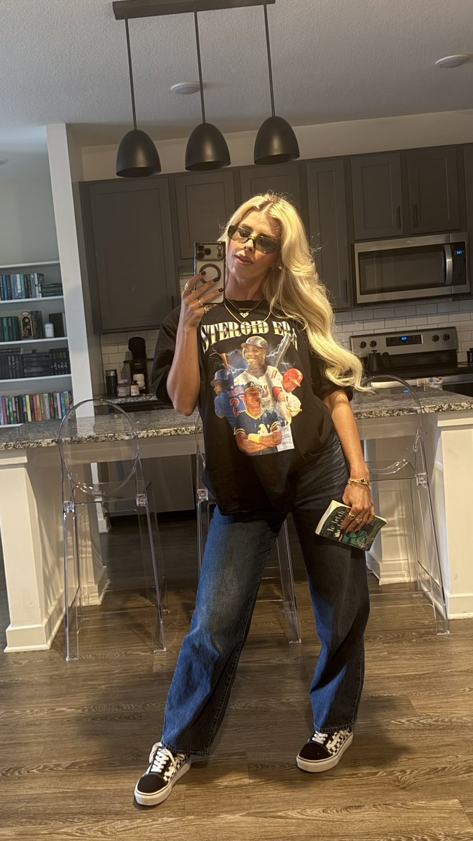 Savanah Tujague tweet media