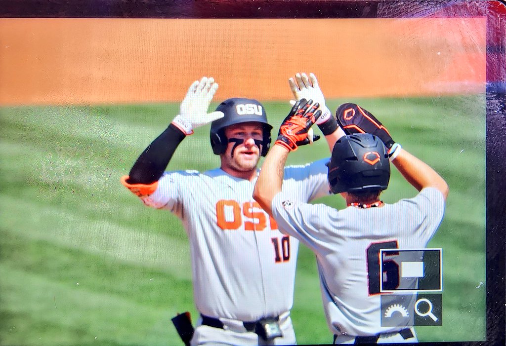 ShotgunSprD1's tweet image. TATER TIME!!

Bryce Hubbard gives #OregonState an early lead with a 2-R bomb to RF on the seventh pitch of his at-bat.