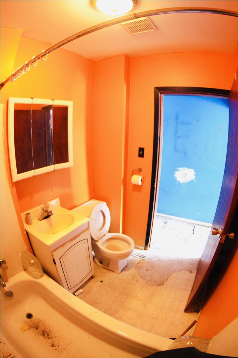 REMoneyNMoreJay's tweet image. #bathroomreno #bathroom 
#beforeandafter #beforeafter #beforevsafter #beforeandafterrenovation
#before #realestatejourney #handymanspecial #fixerupperhouse #fixerupper #fixeruppers #homerenovations #renovatingourhome #reno #renovation #renovationproject #renovationseries