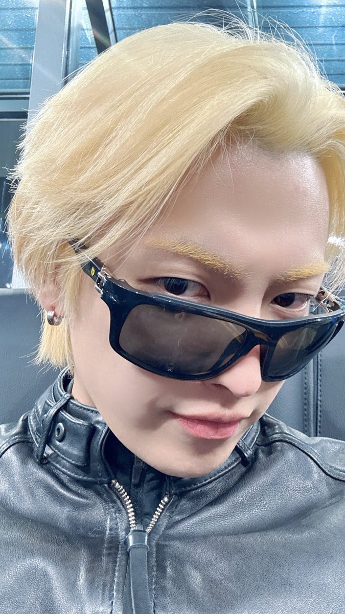 𝐜𝐚𝐫𝐨𝐥𝐢𝐬 tweet media