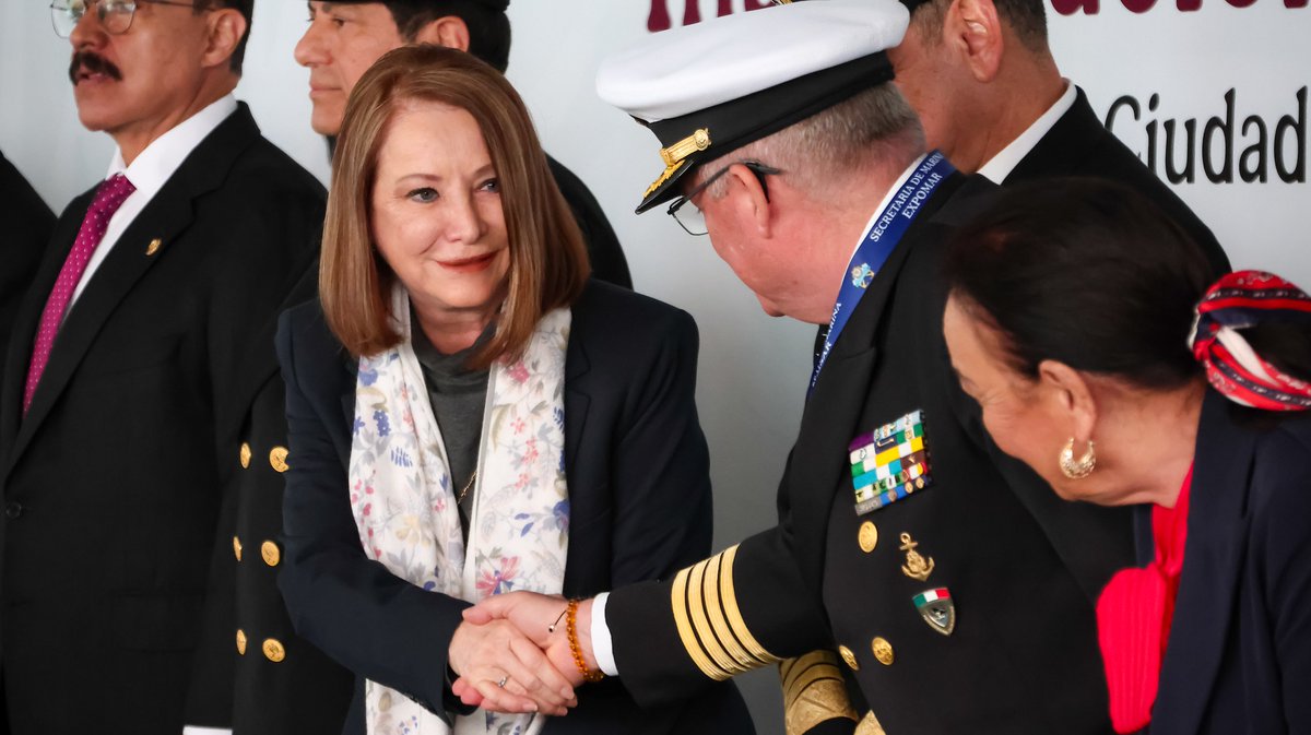 LauraI_Castillo's tweet photo. ⚓Esta mañana inauguré la #EXPOMAR, un espacio que honra la labor de la @SEMAR_mx al servicio de México y que acerca al @senadomexicano su vocación, valentía y compromiso, reconociendo a mujeres y hombres que defienden nuestra soberanía marítima y aportan a la construcción de la prosperidad compartida.