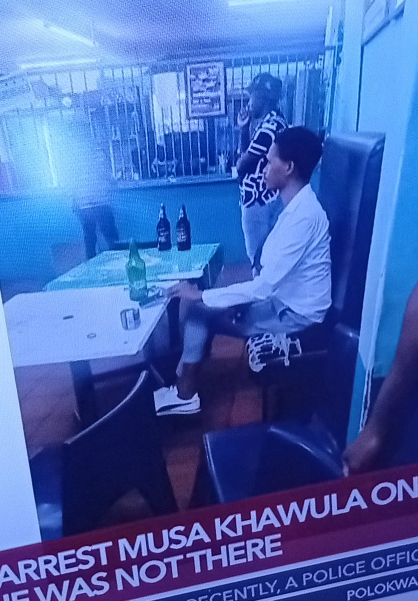 FighterGiveUsASignal tweet media