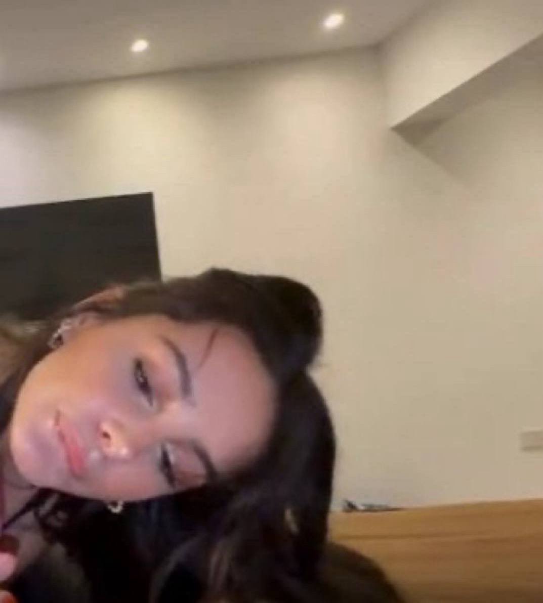 Achei isso sem querer … agora tô sem reação 😨

Veja nos comentários... 🧶