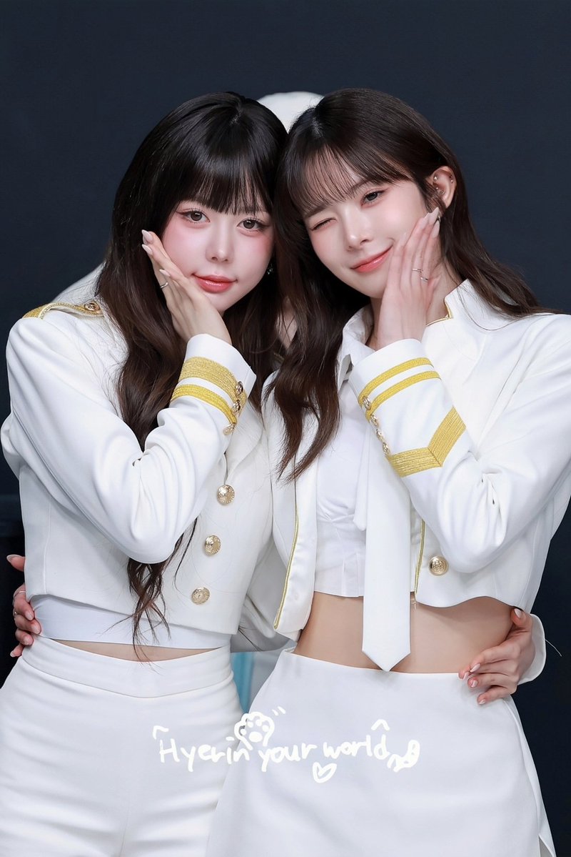 260322
네네즈 좋아함

#트리플에스 #정혜린 #코토네
#tripleS #HyeRin #Kotone
#トリプルS #ヘリン