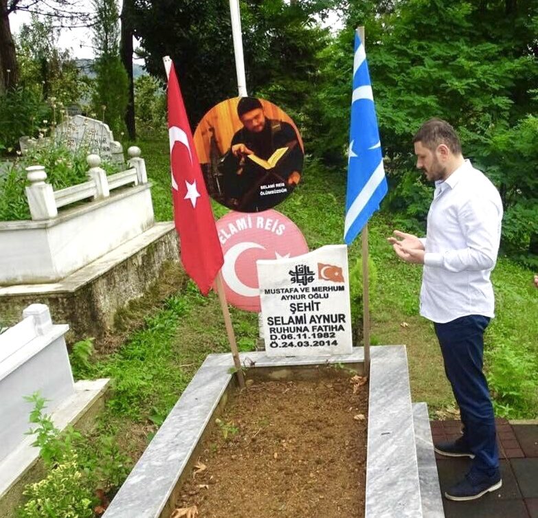 kursatmican's tweet photo. Suriye’de Türkmen kardeşlerimizle birlikte, Esad zalimine karşı mücadele ederken şehit olan Topal Osman Ağa’nın torunu, hemşehrim, ülküdaşım Şehit Selami Aynur Başkan’ı rahmet ve saygıyla yad ediyorum.
Mekanı cennet, Makamı âli olsun. https://t.co/aUXdmdmOmr