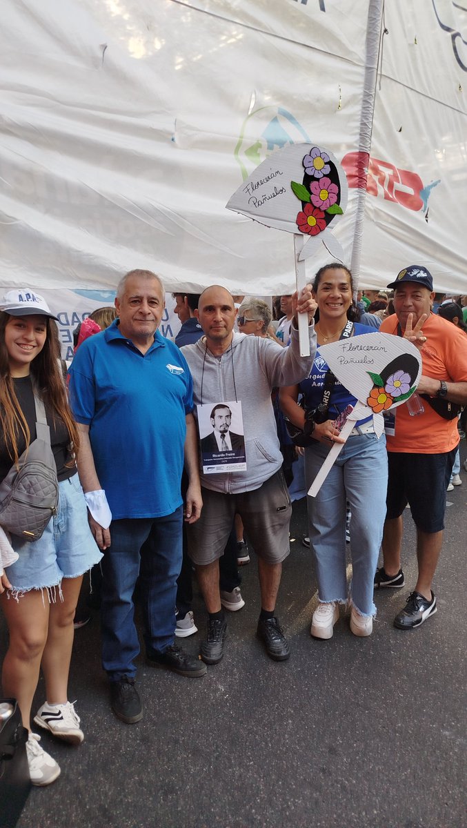 APAERONAUTICOS's tweet photo. Son 30.000!
APA presente!
@CTAok @edgardollanoapa @InfoGremiales @C5N @ https://t.co/IoJI5AtCFY