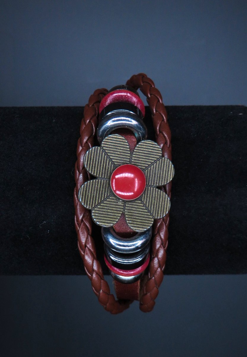 secondannstore's tweet image. New season, new favorites 💫

Shop now at SecondAnnStore.com | Offers always welcome!

#SecondAnnStore #ShopWithSAS #Flower #Jewelry #Vintage