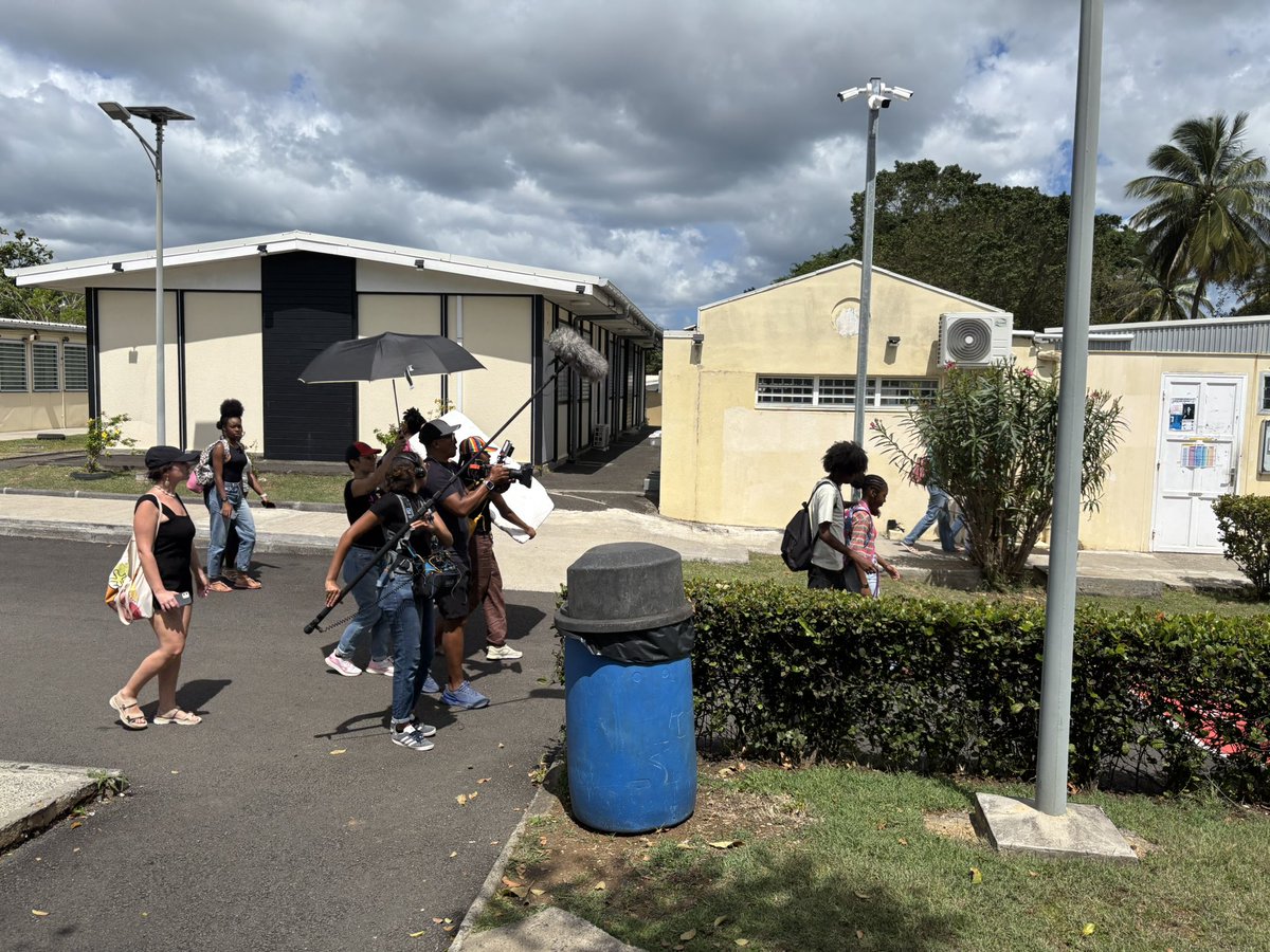 Lgt_F_PROTO's tweet photo. Depuis hier les élèves de l’option cinéma audiovisuel  lauréats du concours national sont en tournage avec @femmesetcinema  et une équipe de France Télévisions @AcGuadeloupe. https://t.co/8fvfonhyOz