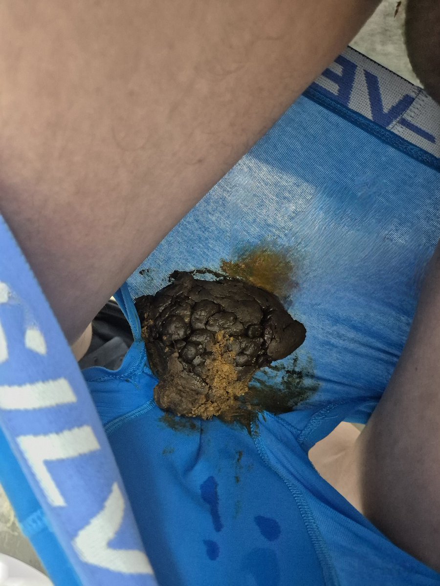 pantspoopingayguy tweet media