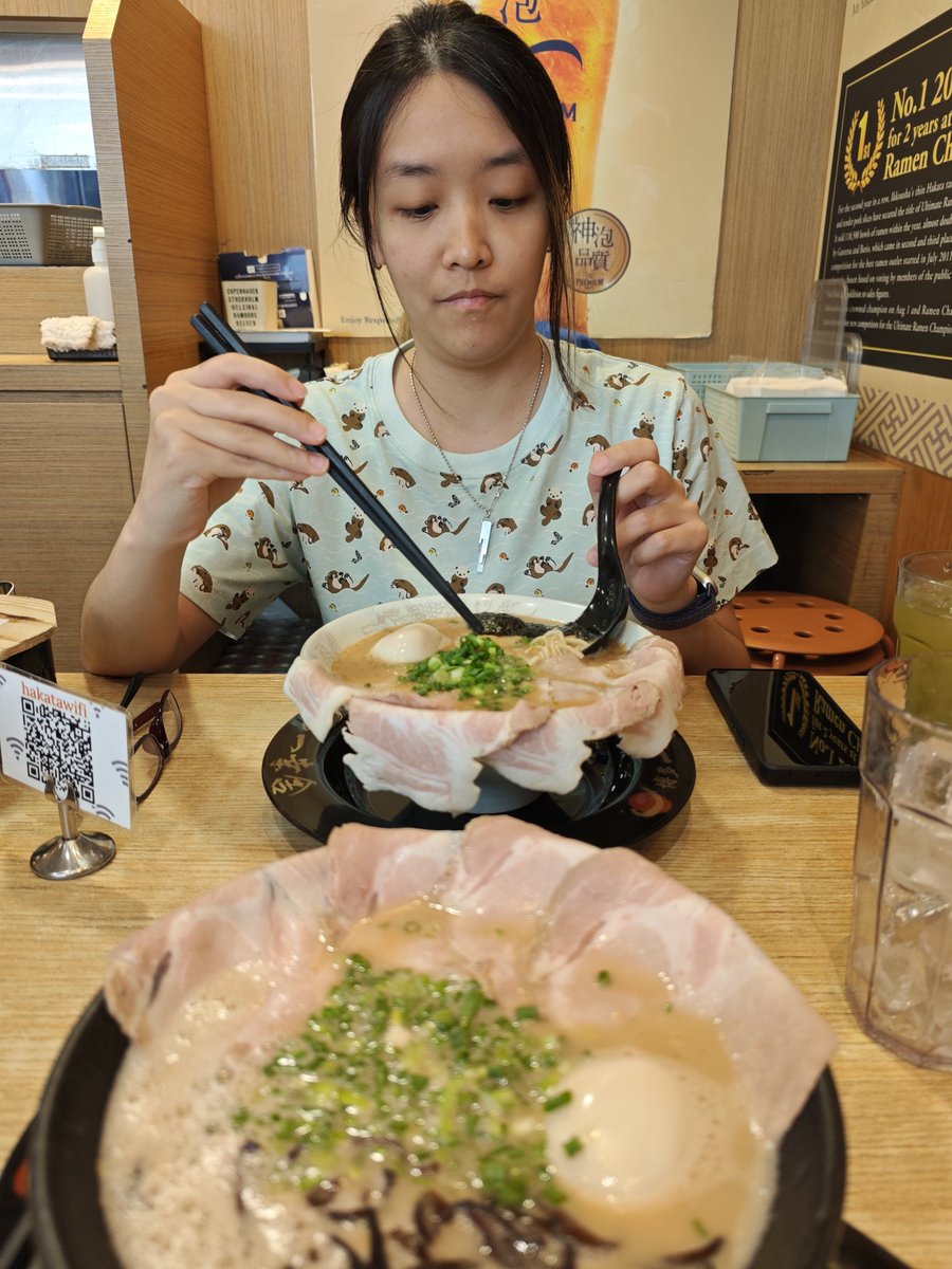 Us enjoying Hakata Ikkousha ramen, it was really good :v 
Last time <a href="/Hinasaki_K/">Kai Hinasaki</a> brought me to the Indo branch, so we tried it here in the Sg branch 😂