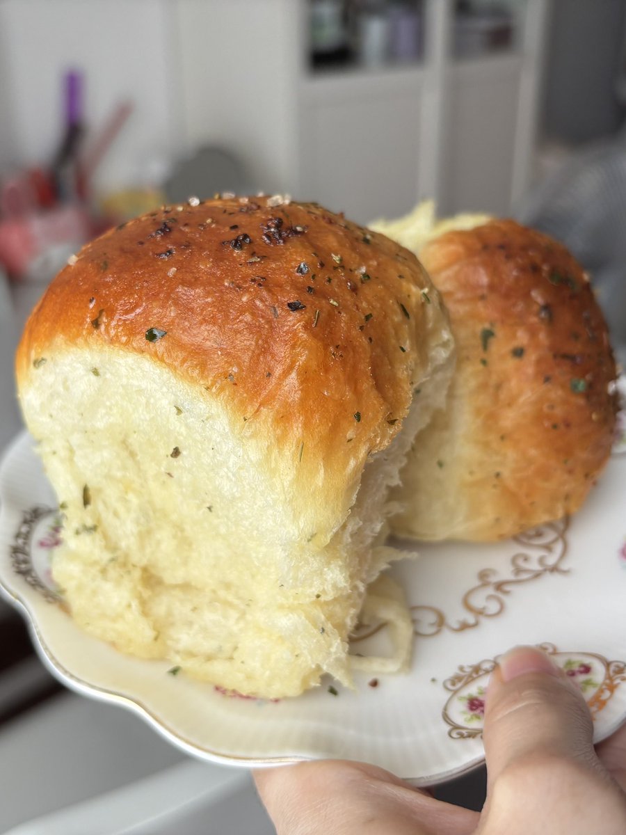 ⟡.。oO tweet media