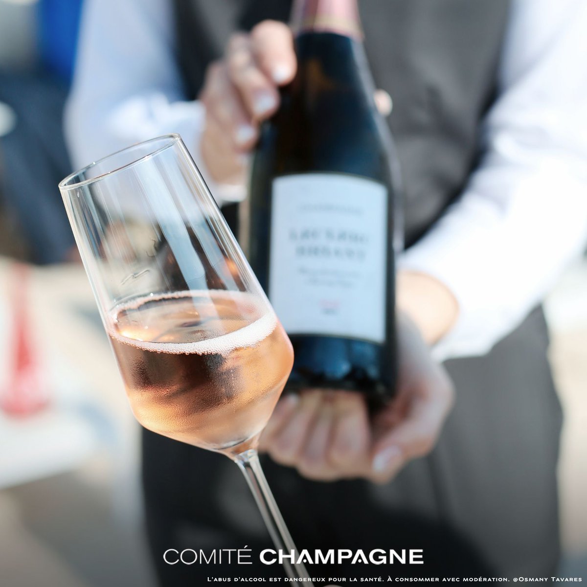 Champagne tweet media