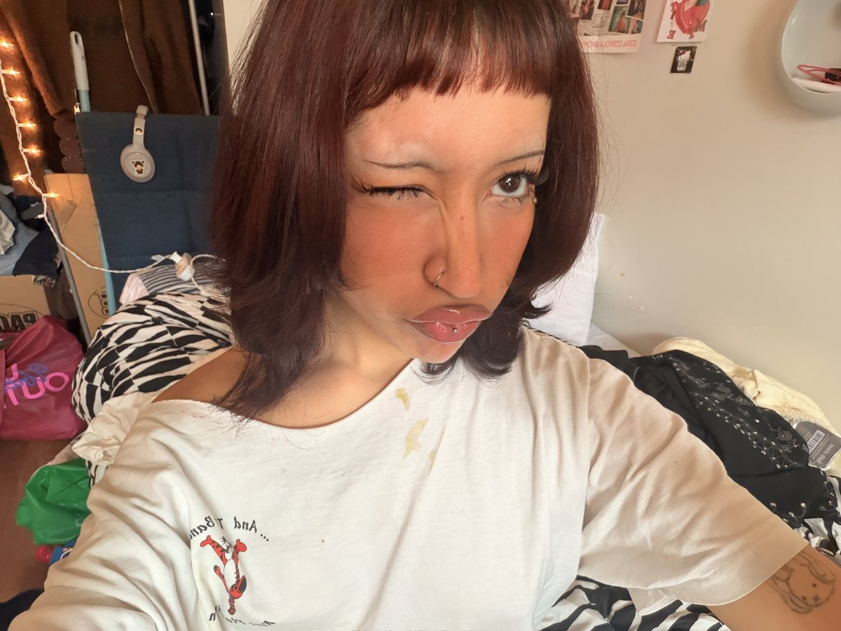 predictable girl tweet media