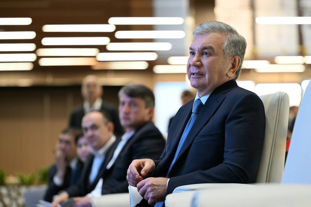 outdoorfactory's tweet photo. Cumhurbaşkanı Şavkat Mirziyoyev’e, Yeni Taşkent’te planlanan müzelerin sunumları Sinan Turaman tarafından gerçekleştirildi.

Cumhurbaşkanı; İmam Buhari Müzesi, Tarih Müzesi ve İslam Medeniyetleri Merkezi kapsamında yürüttüğümüz tasarım ve uygulama çalışmalarımızdan dolayı teşekkürlerini iletti.

#Mirziyoyev #YeniTaşkent #YangiToshkent #MüzeTasarım #MuseumDesign #CulturalProjects