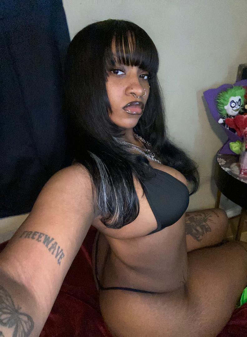 MidnightMistressX tweet media