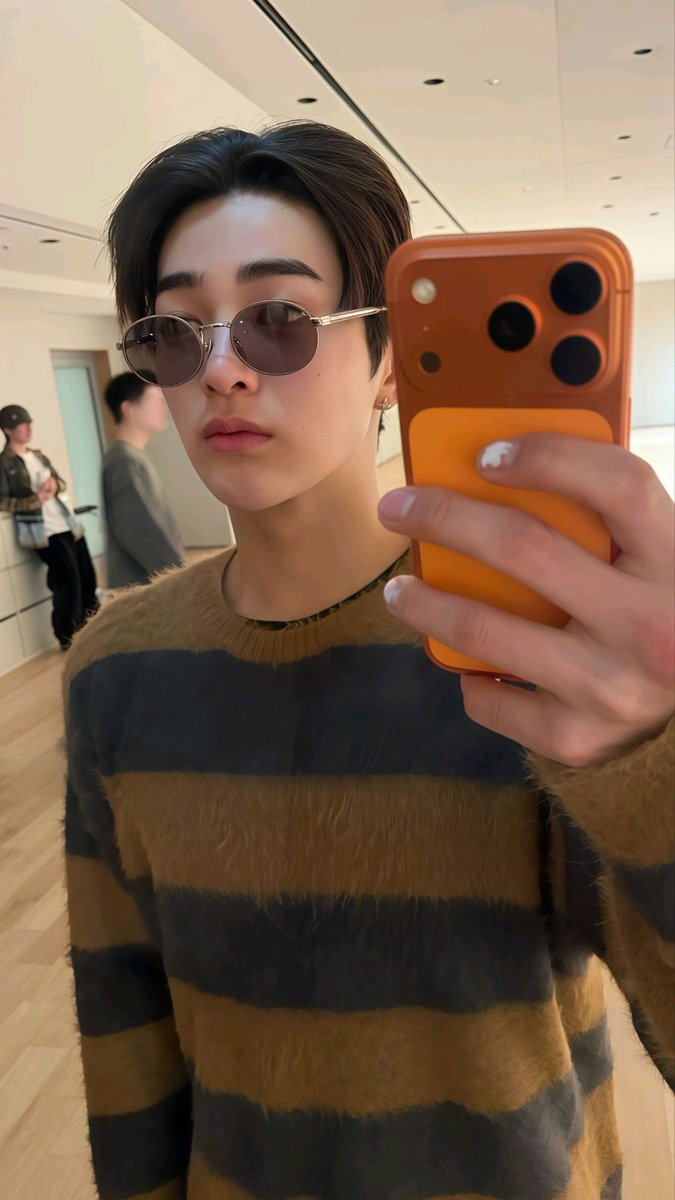 moOoora | #BOTHSIDES EN- is 7 tweet media