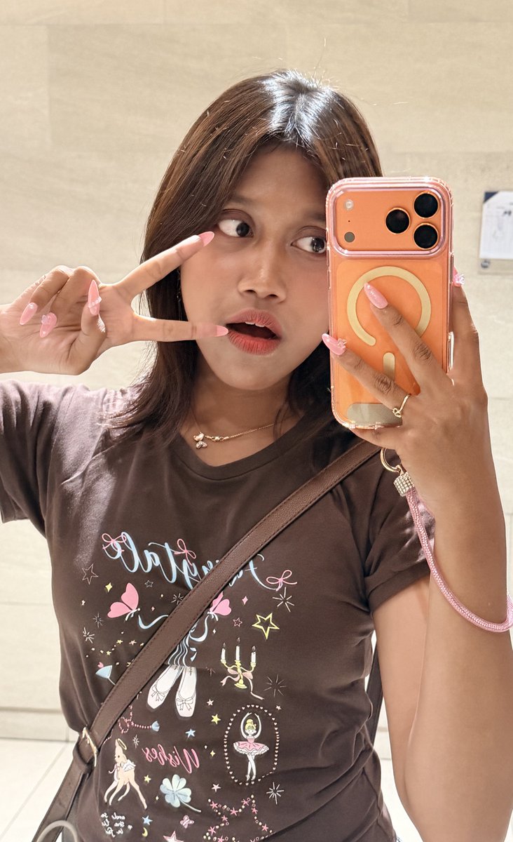 moOoora | #BOTHSIDES EN- is 7 tweet media