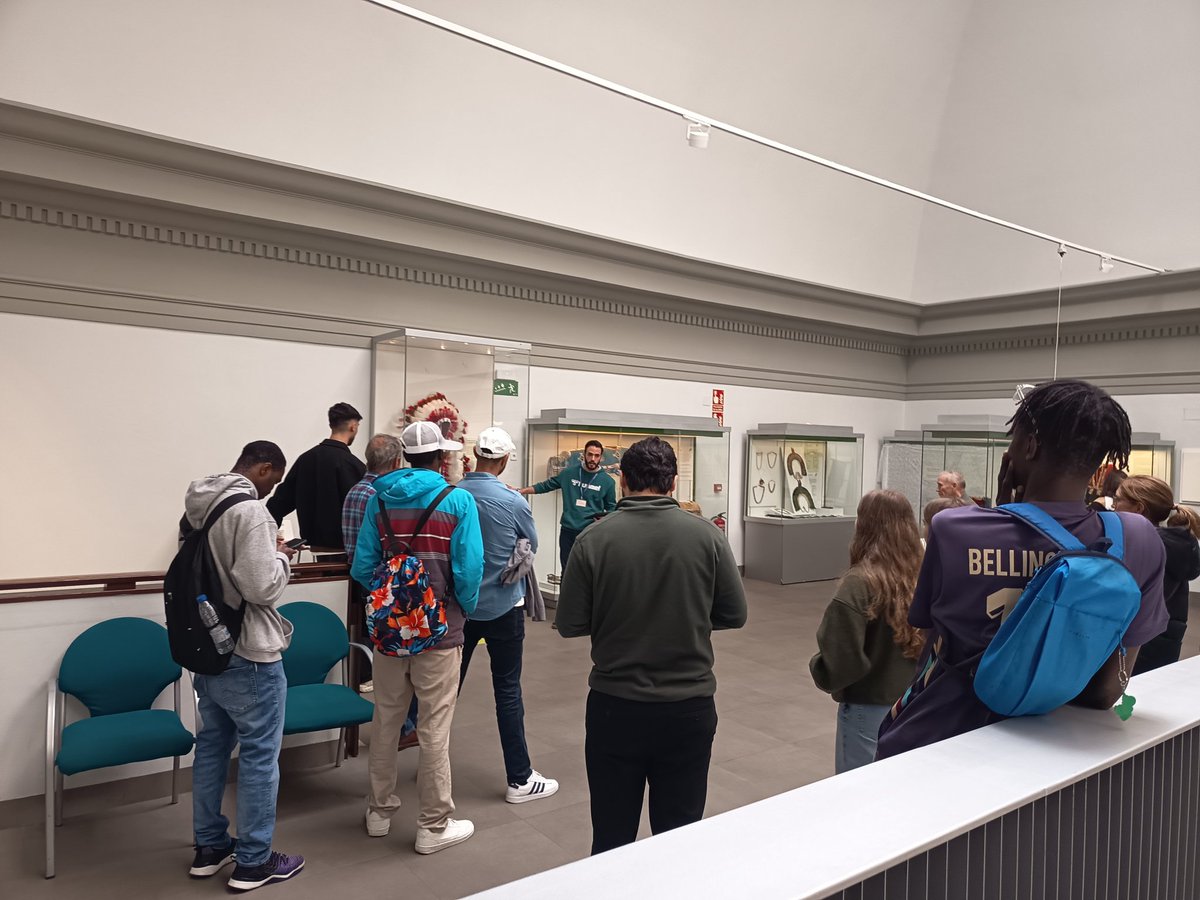 SalleObra's tweet photo. Salida de la Escuela de Español #LaSalle al museo Antropológico de Madrid para ver la Exposición "Una vuelta al mundo "
Mañana de convivencia,cultura y encuentro entre voluntarios y alumnos. https://t.co/IZUhJN4fO9