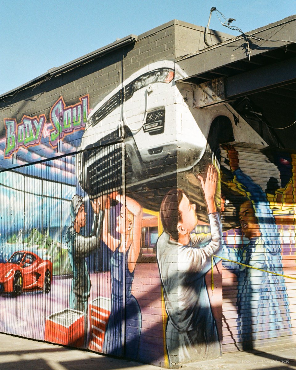 EdVanMeter's tweet photo. Street Art ~ Beginning with an Artist 

Main Street, Las Vegas, NV

Canon A1 | Canon FD 50mm f1.4
@CanonUSA @BandCCamera @alienfilmlab https://t.co/AbSslXEkBY