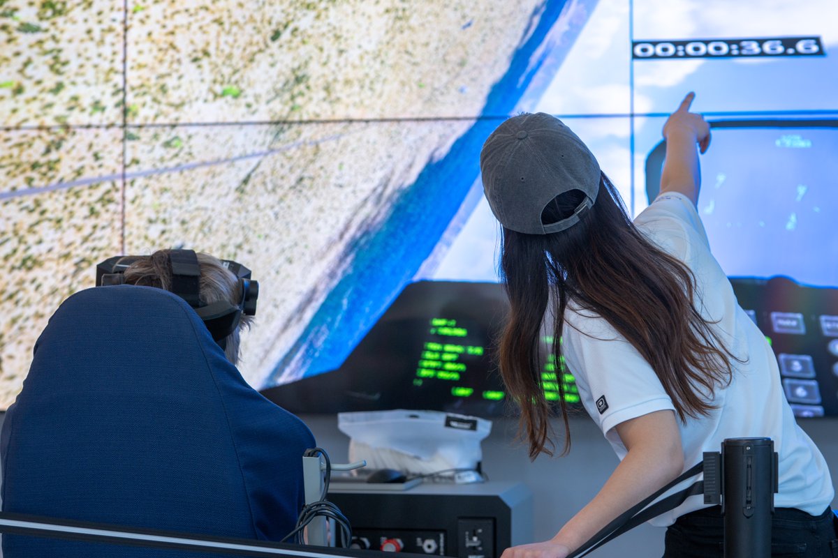 ERAU_Daytona's tweet photo. Eagles took flight, soaring through the Grand Canyon during the Flight Simulator event for Business of Flight Week! 🛩️

With the support of fellow students, participants put their aviation skills to the test with a virtual flight challenge.

#GoERAU #AviationBusiness https://t.co/8neD8QovzK
