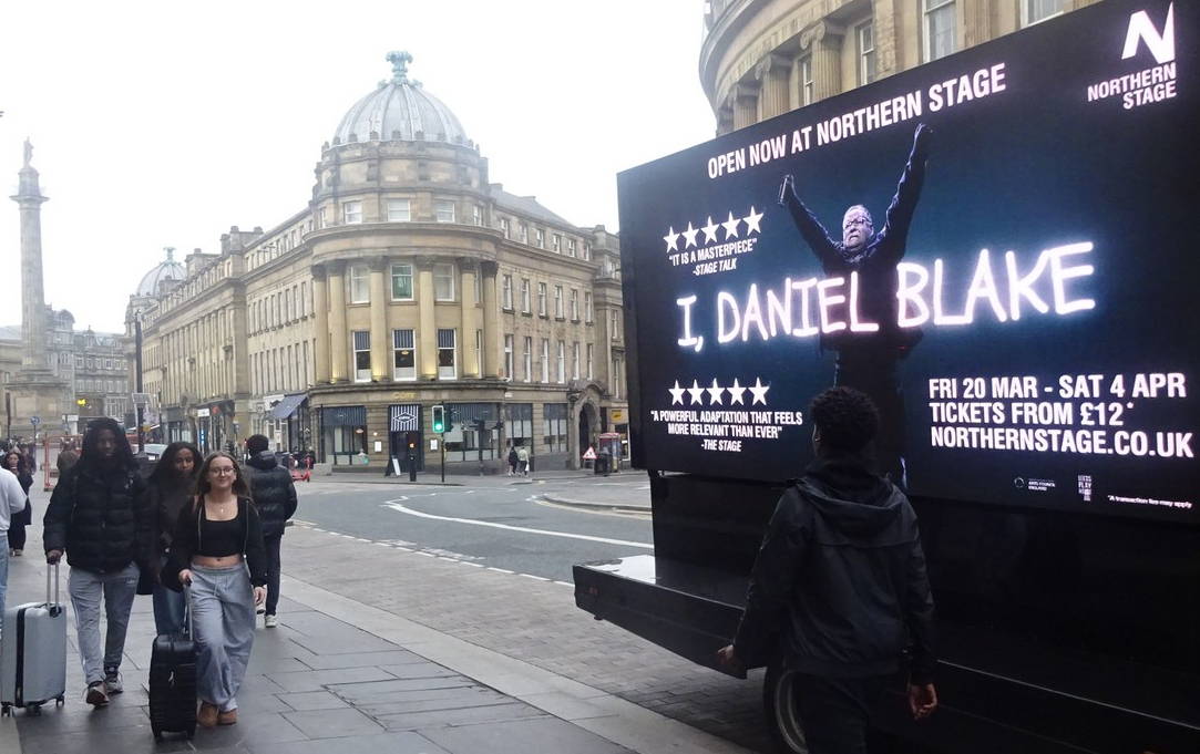 AdsDirectLtd's tweet image. Check out the fabulous exposure delivered for @northernstage of their show 'I, DANIEL BLAKE' on our dynamic #digivan at a recent @nufc match. Read more about the show here- northernstage.co.uk/whats-on/i-dan… For your #advertising #design #merchandise #print needs-📧 media@adsdirect.org.uk