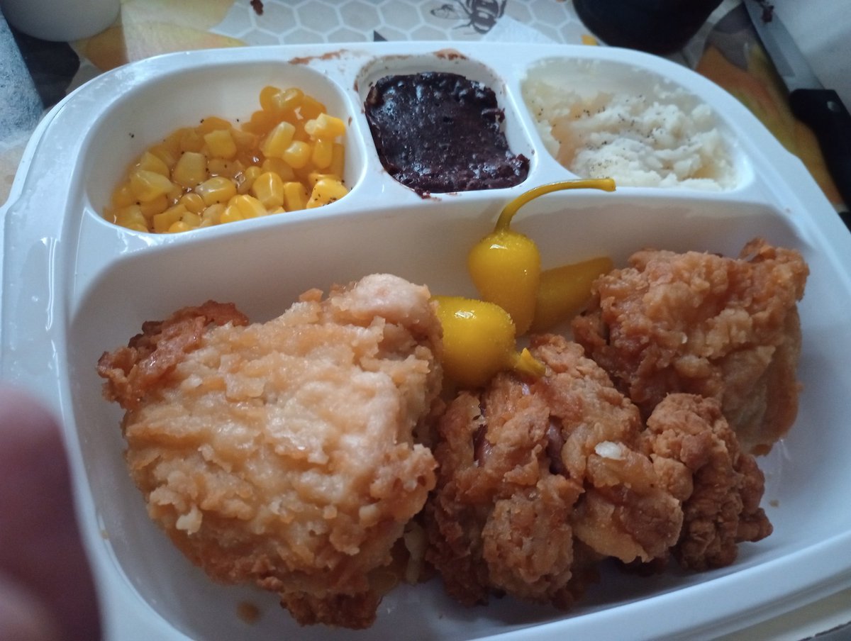 JamieG2019's tweet photo. Yesterday we tv dinners https://t.co/p9LCE0tuVZ