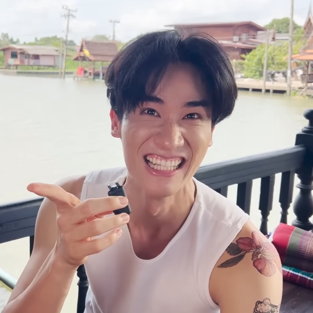 air ⋆˚࿔ tweet media