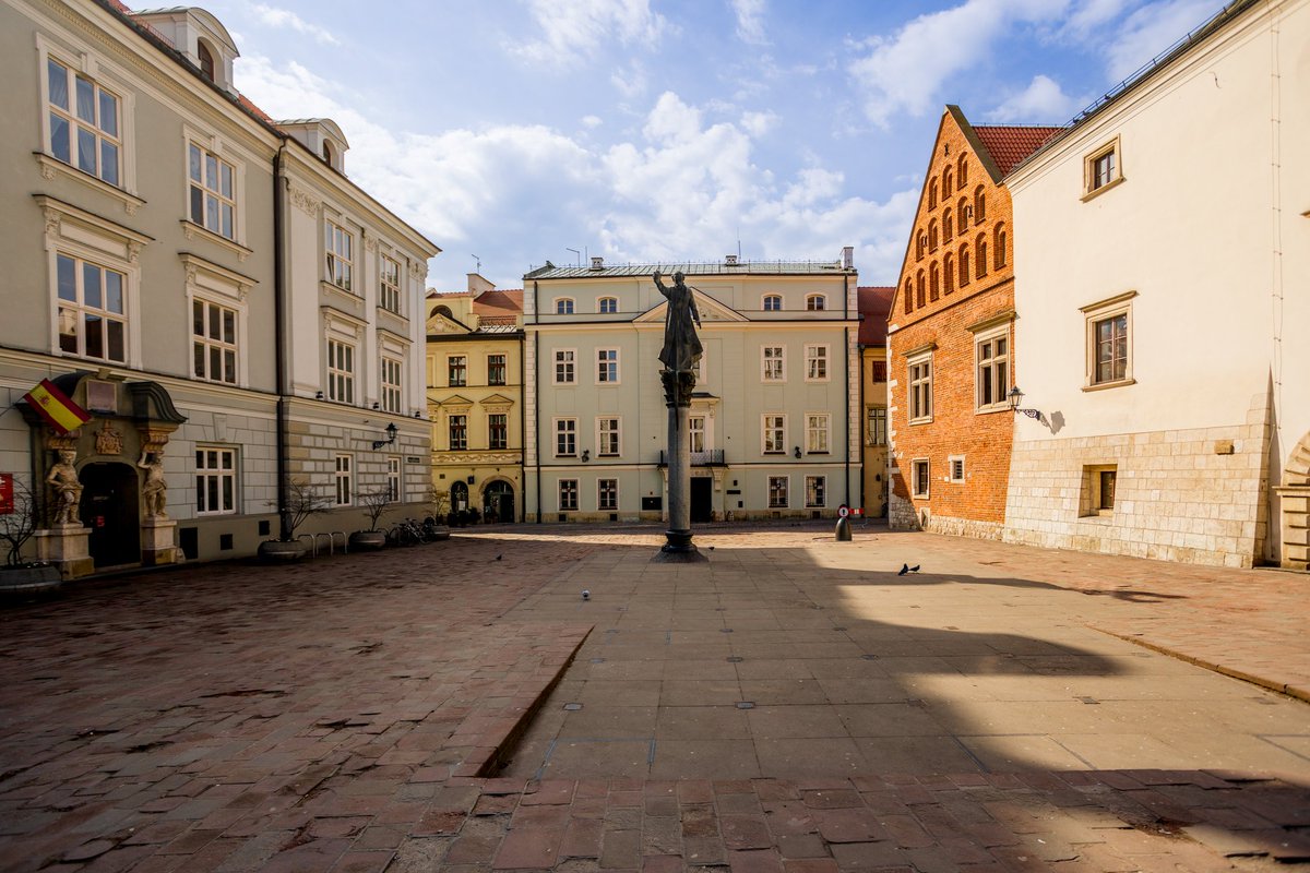 krakow_pl's tweet photo. #Krakow #konsultacjespołeczne Jak ma się zmienić #plac #MariiMagdaleny i jaką ma spełniać funkcję? Teraz możesz zdecydować!

31 marca rozpoczną się konsultacje społeczne, które potrwają do 24 kwietnia.

Sprawdź szczegóły, jak wziąć udział!
👇
https://t.co/h7pWNpImAw

📸 @BSKrakow / https://t.co/tZgIasj5cI