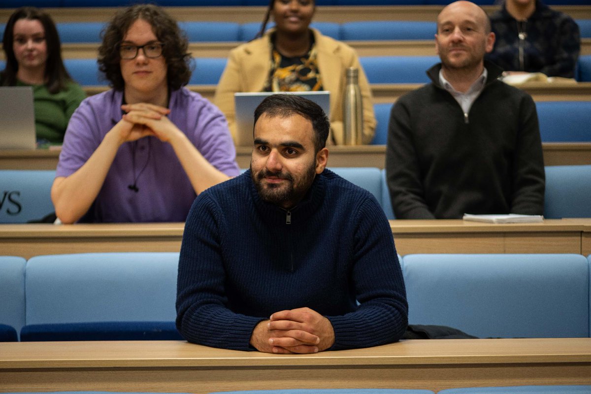 UniWestScotland's tweet photo. From nervous fresher to confident 4th year! Umer shares his journey studying Computing Science at UWS and how he built a versatile, multi-disciplinary skillset. Read his top tips for future students in our new #LifeAtUWS Blog: https://t.co/wyHGIYaWdW https://t.co/OzrOTZ651V