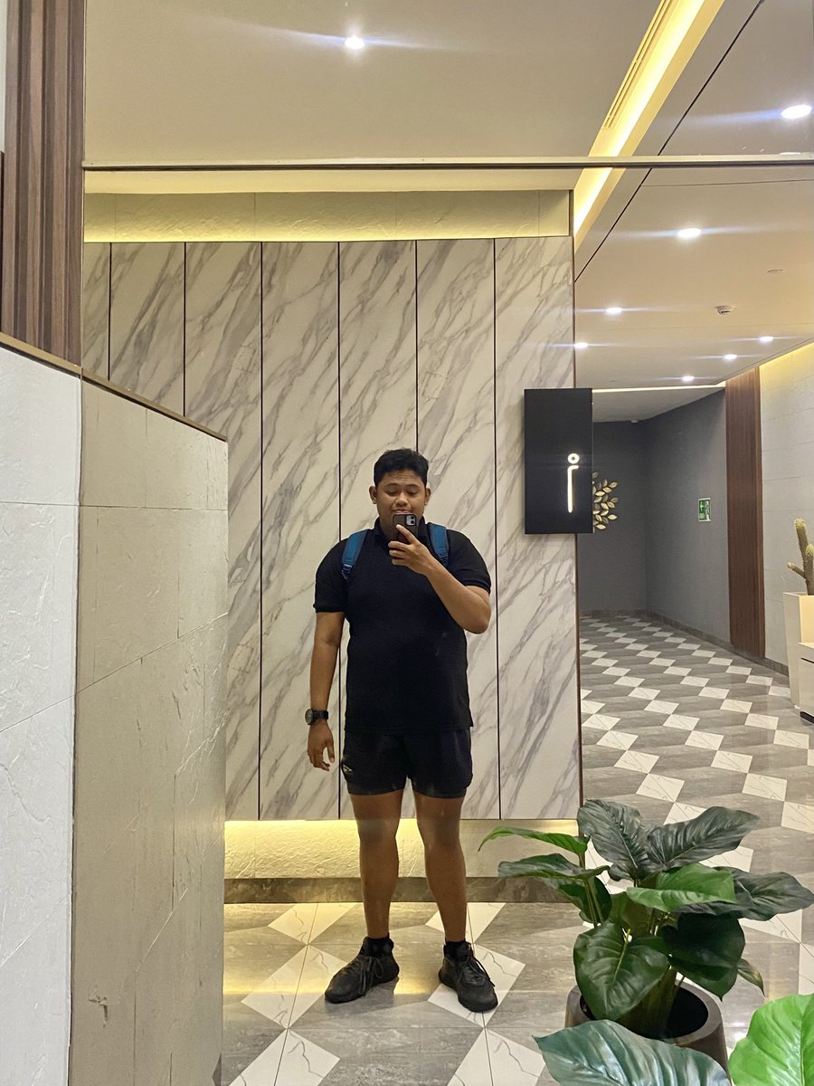 hanny 🐝 tweet media