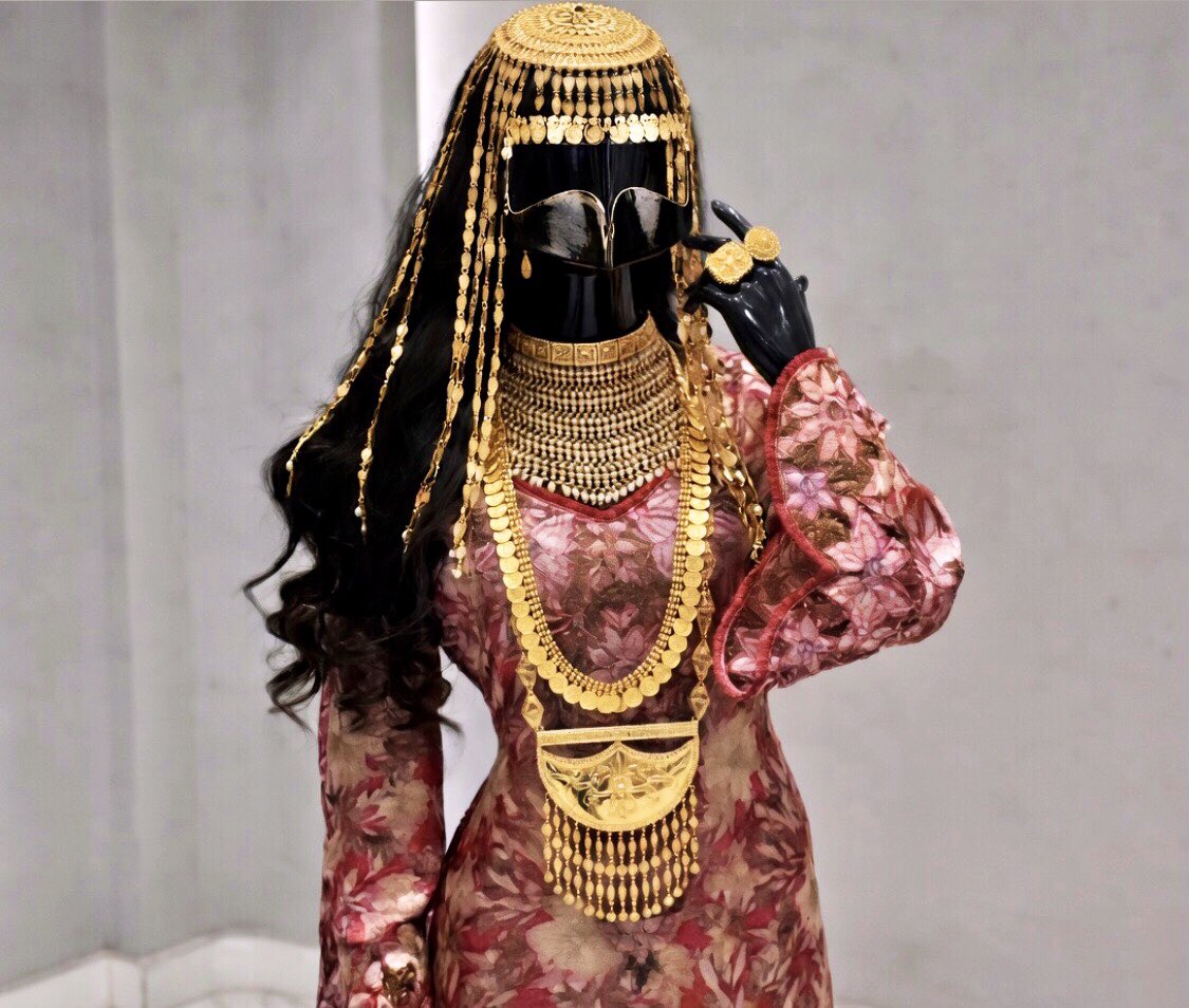 Emirati Essence tweet media