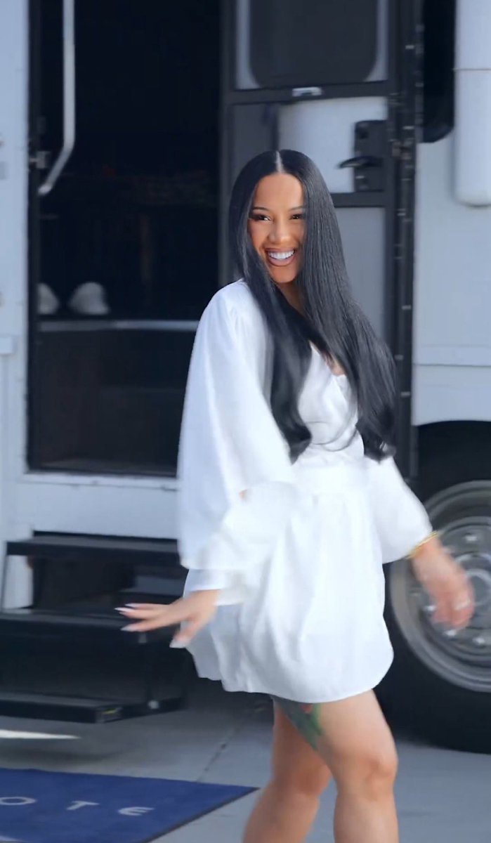 AM I THE DRAMA? 200k mami 🥂 tweet media