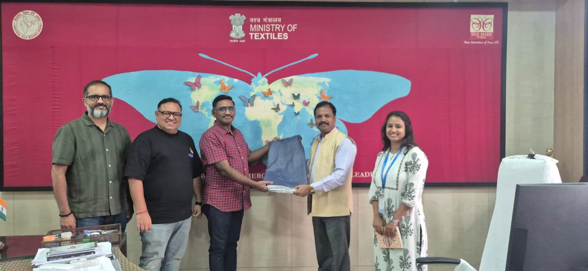 csbmot's tweet photo. Exploring Sustainable Fashion Collaborations 🤝
The team from Levi's visited the Central Silk Board, Bengaluru to explore innovative Eri silk-denim blends for eco-friendly fashion. Member Secretary, CSB @IfsSivakumar & Scientific team shared insights on silk diversity and CSB initiatives, marking a promising step towards sustainable textile innovation, where tradition meets modern design.
#SustainableFashion #EriSilk #Innovation #Textiles #CSB #Levis #EcoFriendly #SilkIndustry