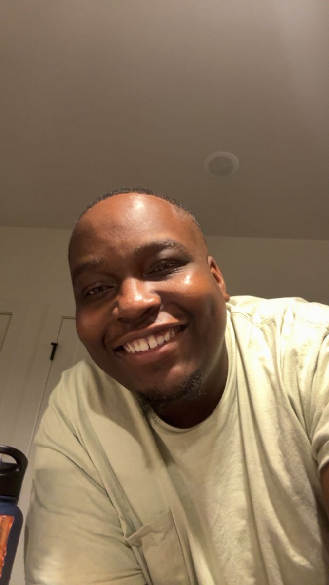 ThatKiddReQuon's tweet photo. I never upload pics on here , so here ya go 😊✨✨ https://t.co/WEkjM7VGjP
